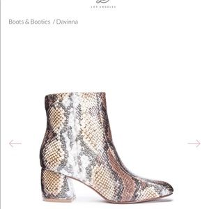 Best Seller Chinese Laundry booties